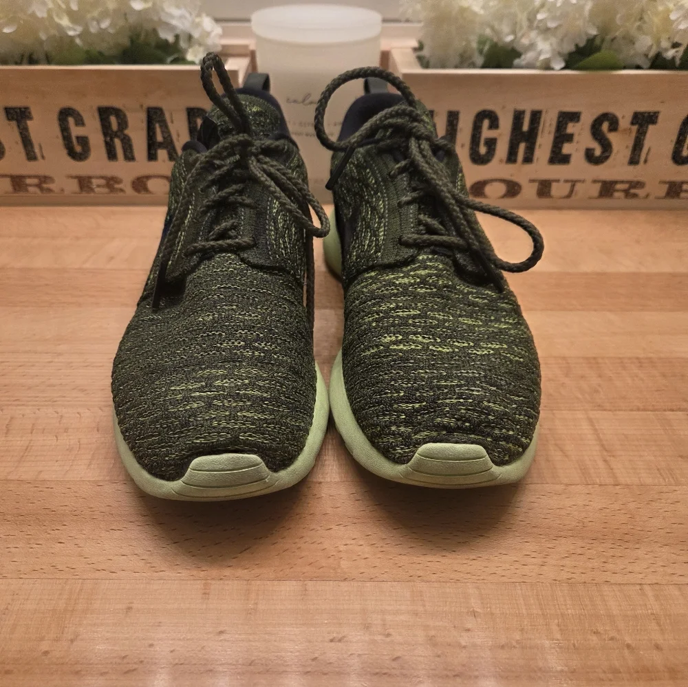 Nike Roshe One Flyknit Women's Running Shoes Rough Green/Black Size 9.5